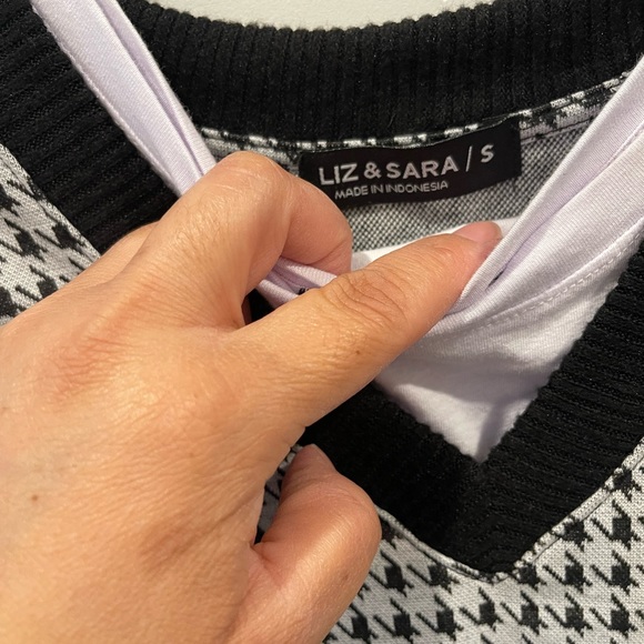 Black & White Shepherd’s check pattern cropped sweater vest - Picture 2 of 2